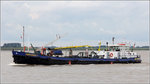 Die BUNKER-SERVICE 11 (ENI 05104120) am 31.07.2016 auf der Weser Höhe Bremerhaven. Sie ist 34 m lang und 6 m breit.