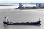 Die 1995 gebaute RMS VERITAS (IMO 9138745) am 28.07.2016 auf der Weser Höhe Bremerhaven. Sie ist 99,26 m lang und 16,20 m breit, hat eine GT/BRZ von 2.899, eine DWT von 3.931 t und eine Kapazität von 294 TEU. Heimathafen ist St. John's (Antigua and Barbuda). Frühere Namen: REGULUS, VERITAS H.