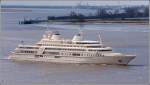 Im November 2007 hatte ich das Bild der provisorisch benannten SUNFLOWER eingestellt. Am 31.03.2008 fuhr diese Megayacht unter ihrem richtigen Namen AL SAID mit Heimathafen Port Sohar im Oman Weser abwrts. Am vorderen Schornstein ist das goldglnzende Wappen des Sultans von Oman angebracht. Sie lst vermutlich die 1982 gebaute Yacht gleichen Namens ab, die  nur  104 m lang war. Diese Yacht ist ca. 155 m lang und wurde bei Lrssen in Bremen gebaut.