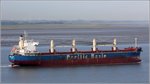 Die 2012 gebaute LIBERTY ISLAND (IMO 9520986) fährt am 01.10.2016 weserabwärts. Dieser Bulker ist 190 m lang und 32 m breit, die GT/BRZ beträgt 32.356 und die DWT 58.032. Heimathafen ist Hong Kong.