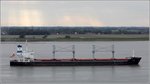 Die 2012 gebaute ZINA (IMO 9486465) fhrt am 01.10.2016 Hhe Bremerhaven weserabwrts. Dieser Bulker ist 181 m lang und 30 m breit, hat eine GT/BRZ von 23.322 und eine DWT von 33.861 t. Heimathafen ist Valletta (Malta).