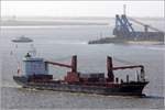 Die 2012 gebaute SUN DISPATCHER (ex SLOMAN DISPATCHER, IMO 9620657) fährt am 21.02.2017 Höhe Bremerhaven weserabwärts. Dieses Mehrzweckschiff ist 138 m lang und 21 m breit, hat eine GT/BRZ von 9.611, eine DWT von 12.634 t und kann 665 TEU transportieren. Heimathafen ist St. John's (Antigua and Barbuda).
