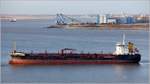 Die 2009 gebaute LEMONIA (IMO 9494216) steuert am 24.02.2016 die Geestemündung in Bremerhaven an. Dieser Tanker ist 140 m lang und 21 m breit, hat eine GT/BRZ von 8.652 und eine DWT von 15.161 t. Heimathafen ist Gibraltar.