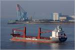 Die 2012 gebaute SLOMAN DISCOVERER (IMO 9620669) fhrt am 04.04.2017 Hhe Bremerhaven weseraufwrts. Sie ist 138,01 m lang und 21,36 m breit, hat eine GT/BRZ von 9.611 und eine DWT von 12.641 t. Heimathafen ist St. John's (Antigua and Barbuda).