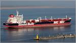 Die 2017 gebaute STENA IMMACULATE (IMO 9693018) fhrt am 04.04.2017 Hhe Bremerhaven weserabwrts. Sie ist 183,20 m lang und 32,26 m breit, hat eine GT/BRZ von 29666 und eine DWT von 49.729 t. Heimathafen ist Hamilton (Bermuda).