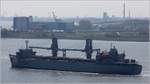 Die FLICKERTAIL STATE (T-ACS-5) (IMO 6817845) der US Navy fährt am 11.05.2017 Höhe Bremerhaven weseraufwärts. Dieses Kranschiff ist 203 m lang und 23 m breit. Es wurde 1969 als Containerschiff CV EXPORT LIGHTNING (MA-206) gebaut und 1987-88 umgebaut. Heimathafen ist Newport (USA).