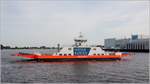 Die 2011 gebaute LEMWERDER II (ENI 04808750) quert zwischen dem niedersächsichen Lemwerder (links) und Bremen-Vegesack die Weser. Sie ist 58 m lang und 15 m breit. 30 PKW und 249 Personen können transportiert werden. 23.08.2017
