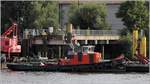Der Schlepper JÖRN (ENI 05117310) wurde 1926 gebaut, ist 14 m lang und 6 m breit. Hier liegt er am 23.08.2017 in Bardenfleth an der Unterweser.