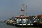 . Der Saugbagger „SEEKRABBE“ (IMO 9059066,)mit Heimathafen Norddeich lag am 12.04.2018 im Hafen von Fedderwardersiel am Kai.  (Hans)