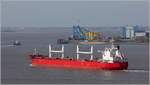 Die 2016 gebaute SBI HERA (IMO 9714745) fährt Höhe Bremerhaven weseraufwärts. Dieser Bulker ist 199,99 m lang und 32,25 m breit, die GT/BRZ beträgt 34.507 und die DWT 60.425 t. Heimathafen ist Monrovia (Liberia).