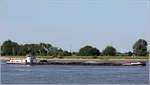 Die 1974 gebaute NIEDERSACHSEN 8 (ENI 04002200) fährt auf der Weser Höhe Elsflether Sand zu Tal. Das GMS ist 85 m lang, 9 m breit und hat eine Tonnage von 1.345 t. Heimatort ist Hannover. Früherer Name: CONBI PRIMA. 20.05.2018