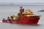 Die 2016 gebaute EDDA FREYA (IMO 9715660) fährt Höhe Bremerhaven weserabwärts. Dieses Mehrzweck-Offshoreschiff ist 149,8 m lang und 27,7 m breit, hat eine GT/BRZ von 17.078 und eine DWT von 11.400 t. Für 140 Personen stehen an Bord Betten zur Verfügung. Das Schiff ist u.a. ausgerüstet mit: Dynamisches-Positionierungs-System, Helikopterdeck, 2 Moonpools, mehreren Kranen (bis zu 600 t), Hospital u.v.a. Heimathafen ist Haugesund (Norgwegen). 25.06.2018