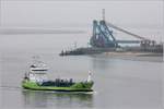 Das 2005 gebaute Bunkerschiff PALLAS GLORY (IMO 9318230) fährt Höhe Bremerhaven weserabwärts. Es ist 92,86 m lang und 1,41 m breit, hat eine GT/BRZ von 2.611 und eine DWT von 3.476 t. Heimathafen ist Valletta (Malta). Frühere Namen: THOR, ELSE THERESA. 04.04.2019