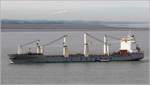 Die 2003 gebaute WLADYSLAW ORKAN (IMO 9271925) fährt Höhe Bremerhaven weseraufwärts. Sie ist 199,8 m lang und 27,8 m breit, hat eine GT/BRZ von 24.167 und eine DWT von 30.435 t. Heimathafen ist Valletta (Malta). 28.12.2019