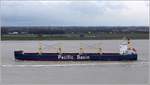 Die 2014 gebaute GRANDE ISLAND (IMO 9496214) fährt in Höhe Bremerhaven weseraufwärts. Dieser Bulker ist 189,99 m lang und 32,26 m breit, hat eine GT/BRZ von 32.413 und eine DWT von 58.110 t. Heimathafen ist Hong Kong. Frühere Namen: GL CORONILLA, HUDSON TRADER II, AURELIA. 14.01.2020 
