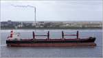 Die 2012 gebaute AM BREMEN (IMO 9566473) fährt Höhe Bremerhaven weserabwärts. Dieser Bulker ist 189,99 m lang und 32,25 m breit, hat eine GT/BRZ von 31.753 und eine DWT von 56.155 t. Heimathafen und Flagge: Panama. 03.04.2020