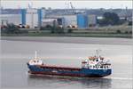Die 2009 gebaute MANDRAGA (IMO 9433511) fährt Höhe Bremerhaven weseraufwärts. Sie ist 89,96 m lang und 15,82 m breit, hat eine GT/BRZ von 3.845 und eine DWT von 5.241 t. Heimathafen ist St. John's (Antigua and Barbuda). Frühere Namen: IMINA. 08.06.2020