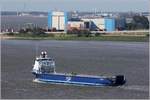 Die 2018 gebaute WESTERN ROCK (IMO 9827554) fährt Höhe Bremerhaven weseraufwärts. Sie ist 92,20 m lang und 14 m breit, hat eine GT/BRZ von 2.957 und eine DWT von 3.264 t. Heimathafen ist Urk (Niederlande). 29.06.2020