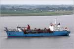 Die 1974 gebaute JOSEF MÖBIUS (IMO 7360162) steuert den Fischereihafen in Bremerhaven an. Dieser Hopperbagger ist 117,50 m lang und 19 m breit, hat eine GT/BRZ von 5.939 und eine DWT von 6.475 t. Heimathafen ist Hamburg.