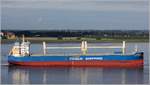 Die 2019 gebaute ZHONG YUAN HAI YUN JIN QU (IMO 9846495) fährt Höhe Bremerhaven weerabwärts. Sie ist 201,8 m lang und 32,26 m breit, hat eine GT/BRZ von 40.250 und eine DWT von 62.045 t. Heimathafen ist Guangzhou (China). 16.07.2020