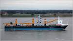 Die 2008 in Bremerhaven gebaute COMBI DOCK I (IMO 9400473) Fährt Höhe Bremerhaven mit ihrer sprerrigen Ladung weserabwärts. Dieses Schwerlastschiff ist 169,40 m lang und 25,73 m breit, hat eine GT/BRZ von 17.341 und eine DWT von 10.480 t. Heimathafen ist St. John's (Antigua and Barbuda). Bremerhaven, 05.10.2020