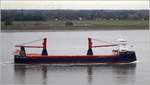 Die 2018 gebaute SYMPHONY STAR (IMO 9721645) fhrt Hhe Bremerhaven weserabwrts. Sie ist 122,5 m lang und 17 m breit, hat eine GT/BRZ von 6.749 und eine DWT von 10.546 t. Heimathafen ist Rotterdam (Niederlande). Frherer Name: NORDANA STAR. 16.10.2020 (Maggie)