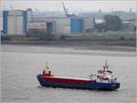 Die 2001 gebaute HELENE G. (IMO 9195406) fhrt Hhe Bremerhaven weseraufwrts. Sie ist 82,51 m lang und 12,4 m breit, hat eine GT/BRZ von 2.301 und eine DWT von 3.156 t. Heimathafen ist St. John's (Antigua und Barbuda). 20.20.2020