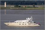 Die 1994 bei Lrssen in Bremen gebaute, 73 m lange Megayacht CORAL ISLAND fuhr am 29.09.2008 Weser aufwrts. 