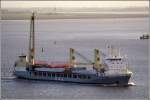 Am Abend des 07.09.2007 kommt ANNETTE (IMO 9266554) auch schon wieder die Weser herunter. Der steuerbordseitige Ladekran ist aufgerichtet. 