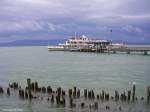 BSB Schiff  Karlsruhe  auf dem Bodensee an der Anlegestelle Wasserburg (Sommer 2009) - die Sonne ist nochmals kurz rausgekommen, auf der österreichischen/schweizer Seite tummeln sich dunkle Wolken...