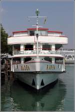 Die 1935 gebaute BADEN liegt am 07.07.2015 im Hafen von Friedrichshafen. Sie ist 53 m lang, 10 m breit und bietet max. 650 Personen Platz. Heimathafen ist Konstanz.