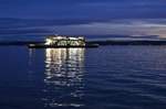 Auf der Fahrt von Konstanz nach Meersburg hat das 2010 in Dienst gestellte Fährschiff 'LODI' am 19.03.2017 gleich den Zielhafen erreicht.