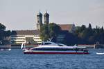 Katamaran CONSTANZE vor dem Schloss Friedrichshafen (2014-09-27) 