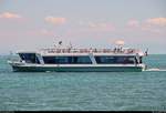 Motorschiff  Delphin  der Schifffahrt Neuenschwander AG, Kreuzlingen (CH), macht bei Konstanz eine Rundfahrt auf dem Bodensee.