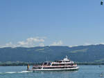 Das Fahrgastschiff STUTTGART ist hier Anfang Juli 2017 auf dem Bodensee bei Lindau zu sehen.