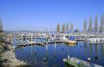 Unteruhldingen am Bodensee, der Sportboothafen, April 2025