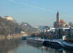 Vorn MS  Viking Danube  im Januar 2002 in Passau abfahrbereit nach Wien, eigentlich sollte die Reise nach Frankfurt/Main gehen, aber der Main-Donau-Kanal war zugefroren, unpassierbar! Deutschland