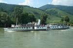 Donau-Raddampfer Schnbrunn in der Wachau unterwegs in Richtung Melk.