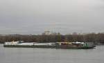 Dieses nicht nher bekannte Schiff unter ungarischer Flagge passierte am 6.12.2011 die sterreichische Metropole Wien in Richtung Osten... mit etlichen Bestandteilen fr Windkraftrder an Bord.
