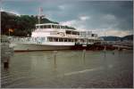 Das Fahrgastschiff AUSTRIA liegt im Sommer 1991 in Passau. Das schon ber die Ufer getretene Hochwasser ist noch weiter im Steigen begriffen. Scan vom Dia.