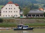 Schifffahrtsaufsicht ENGELHARTSZELL, ist in gleichnamiger Anliegestelle festgemacht; 130831