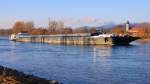 GMS  Inn  (04800410) aus Hassfurt/D mit Schubleichter auf Talfahrt bei Niederalteich/Donau. 28.02.2014