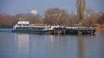 MGSS  Herso 1  (08648004) aus Budapest/HU mit Güterleichter auf Talfahrt bei Hermannsdorf/Donau. 07.03.2014