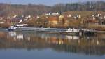 MGSS  Herso 1  (08648004) aus Budapest/HU mit Güterleichter auf Talfahrt bei Pfelling/Donau. 07.03.2014