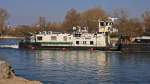 MSS  Muflon 5  (09448014) aus Bratislava/SK mit GSL  DE-16248  (33001176) auf Talfahrt bei Pleinting/Donau. 12.03.2014
