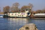 MSS  Muflon 9  (09448013) aus Bratislava/SK mit GSL  DE-16035  (33001228) auf Talfahrt bei Pleinting/Donau. 12.03.2014