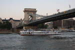 Rundfahrtschiff HULLAM am 19.6.2017 auf der Donau in Budapest.