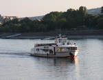 Rundfahrtschiff Prestige auf der Donau in Budapest am 19.06.2017.