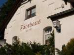 Hat man dann wirklich genug mit Lagern an der Elbe, kann man sich hier ganz exelent in einem rustikalen Fhrhaus auf der Terasse oder im Gastraum bedienen lassen. Ein Besuch lohnt sich hier auf jeden Fall !!