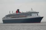 Die QUEEN MARY 2 bei Cuxhaven Hhe Steubenhft fotografiert am 29.07.2008 - Schiffsdaten: http://wolfbulls-schiffsfotos.de.tl/QUEEN-MARY-2--k1-9241061-k2-.htm